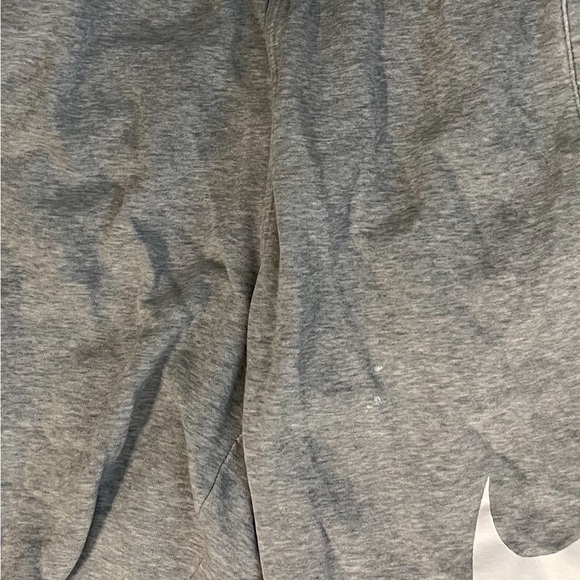 Nike grey sweat shorts size large - Picture 4 of 4
